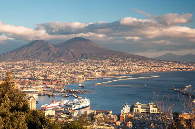 Italy, Naples, Bay