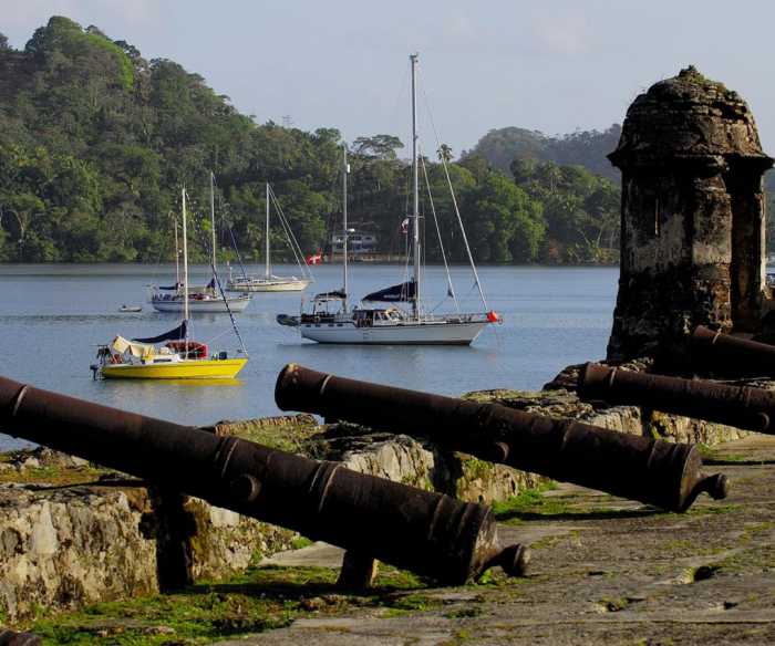 Panama, Portobelo, Canones